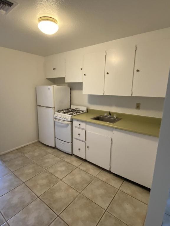 Building Photo - 3873 Roosevelt St D
