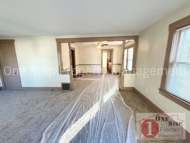 Foto del edificio - 3-Bedroom, 1.75-Bathroom home in Independence