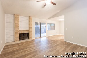 Foto del edificio - 9438 Brushy Point St
