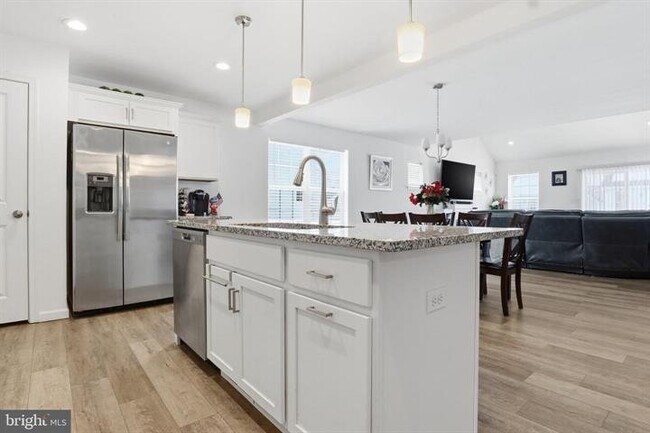 Building Photo - 7450 St Patrick Ct