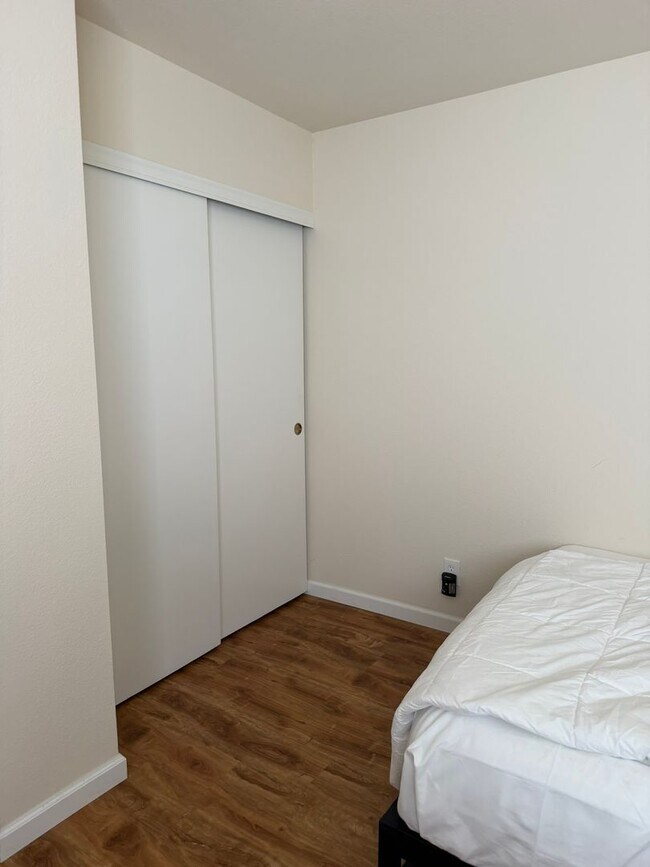 Foto del edificio - Beautiful 3 bed 3 bath townhome ready for move in!