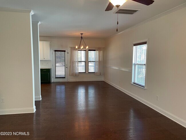 Building Photo - 125 Moultrie Ln