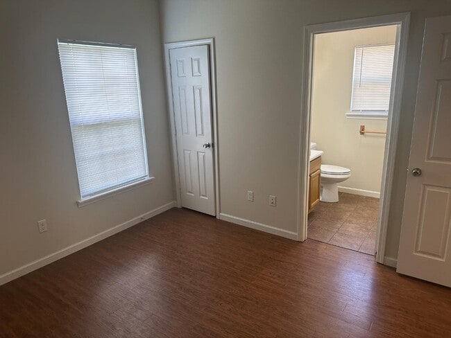 Building Photo - 17 Rock Creek Dr