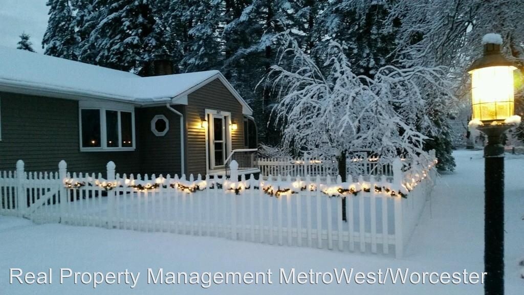 Foto principal - 557 Wattaquadock Hill Rd