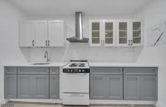 Building Photo - 275 Main St