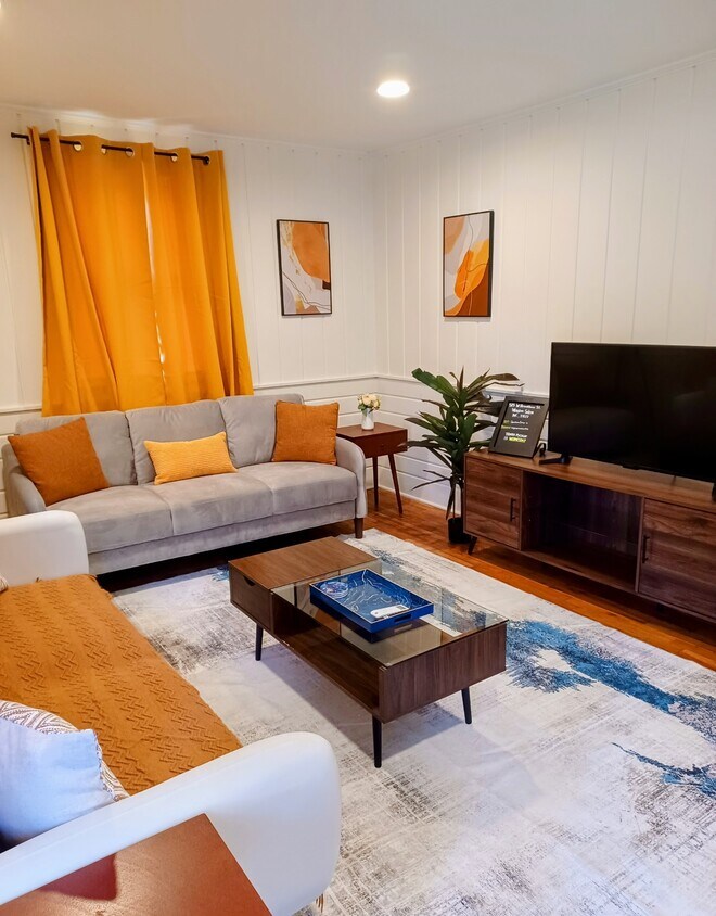 Primary Photo - 515 W Brookline St