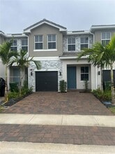 Building Photo - 141 SW 171st Ave