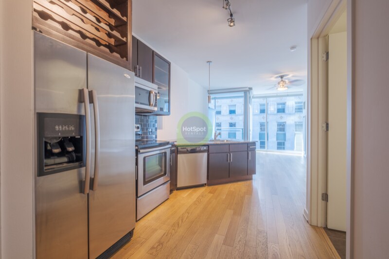 Primary Photo - 149 W Kinzie St