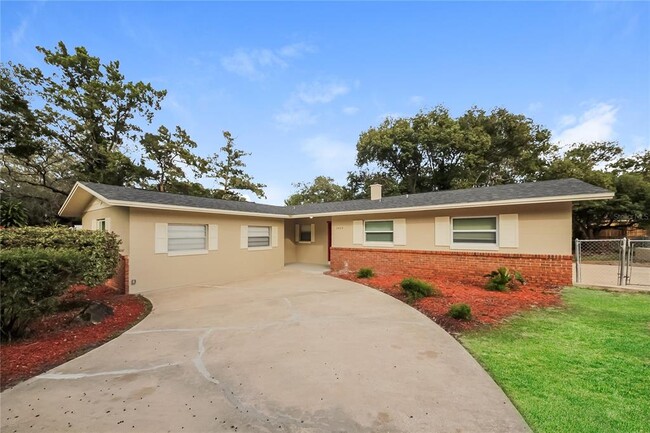 Foto del edificio - 3423 Silverwood Dr
