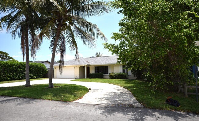 Foto del edificio - 2706 SW 8th St