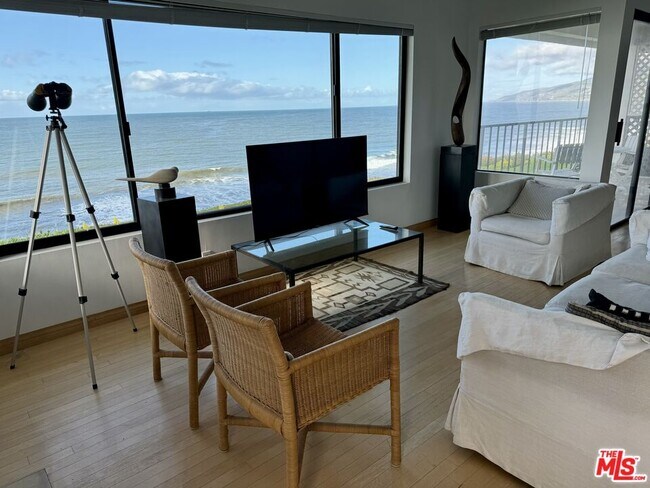 Building Photo - 29704 Zuma Bay Way