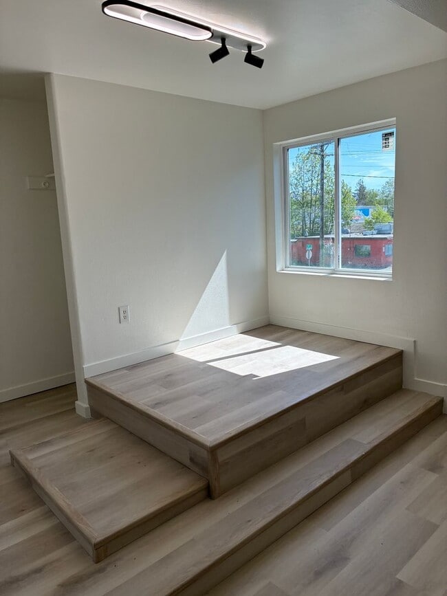 Building Photo - 3200 Spenard Rd