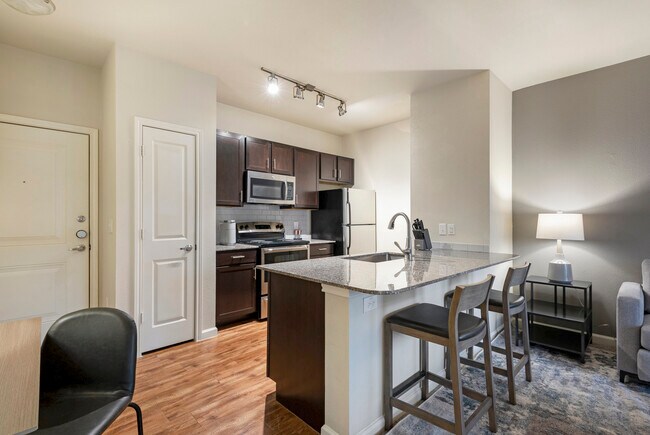 Foto del edificio - 715 W Slaughter Ln
