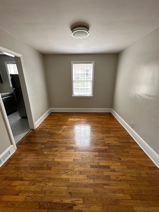 Building Photo - 826 Ideal Way
