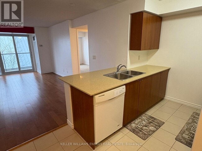 Photo du bâtiment - 35 Saranac Blvd