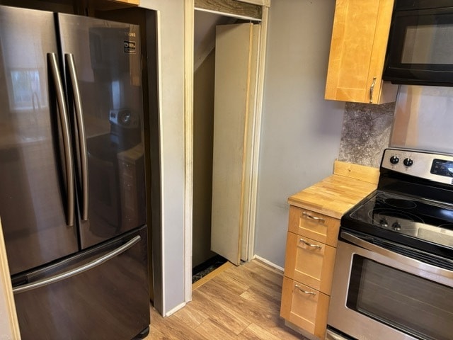 Photo - 524X Patrick Henry Dr House