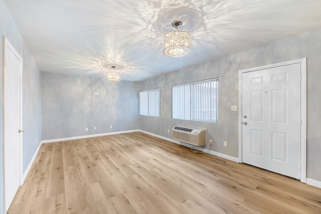 Building Photo - Rose Garden Apartments