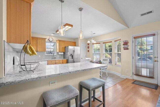 Foto del edificio - Charming 3BR House in Leland,NO HOA commun...