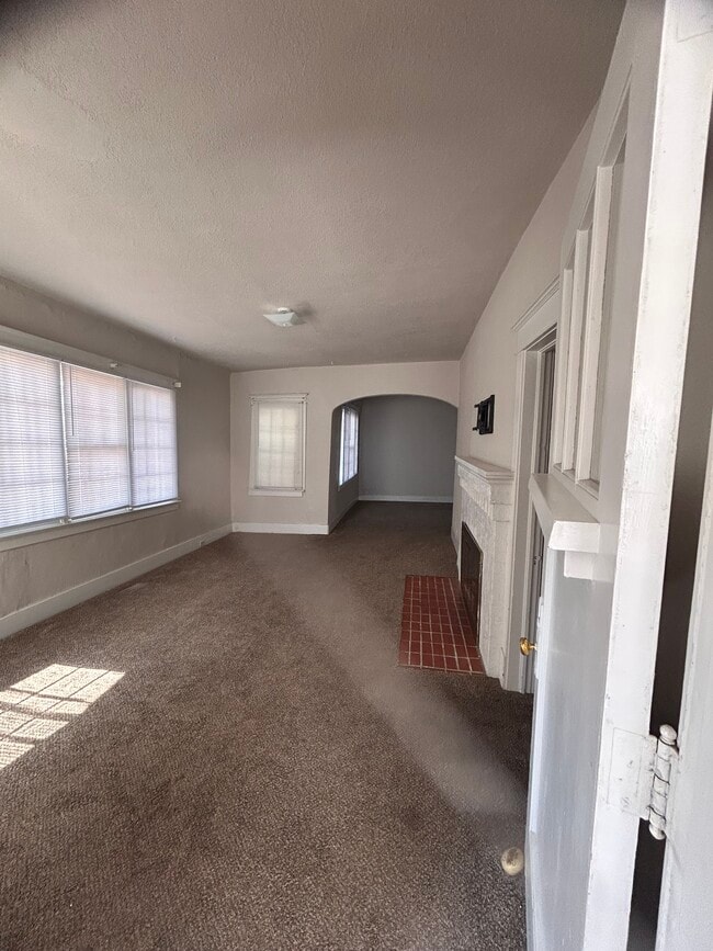 Foto del edificio - 225 W 21st St