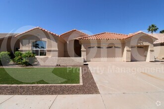 Building Photo - 770 W Cherrywood Dr