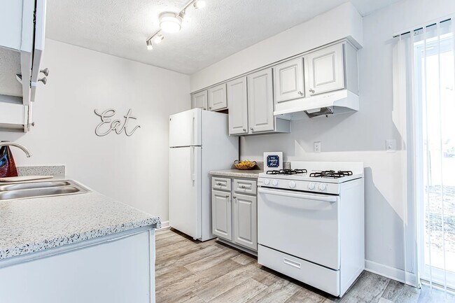 Foto del edificio - Brookfield Park Townhomes & Apartments