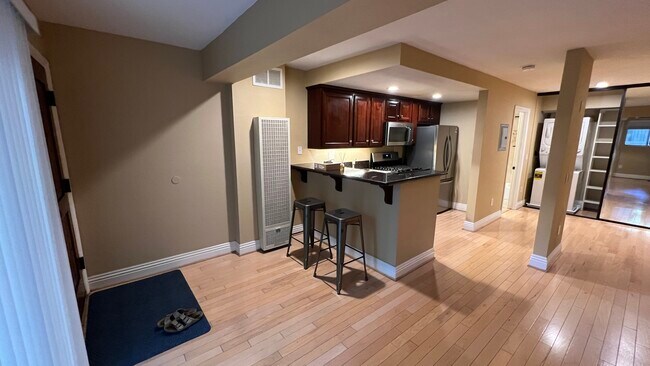 Foto del edificio - 3927 Nobel Dr