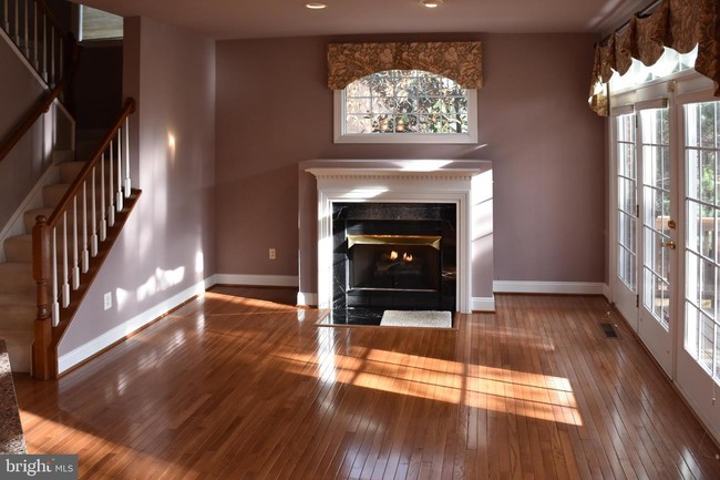 Building Photo - 3089 McKinnon Way