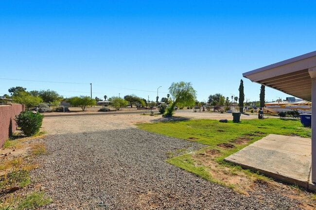 Building Photo - Beautifully Remodeled Home in a Central Tucson Location!