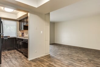 Building Photo - Miller Estates Apartments