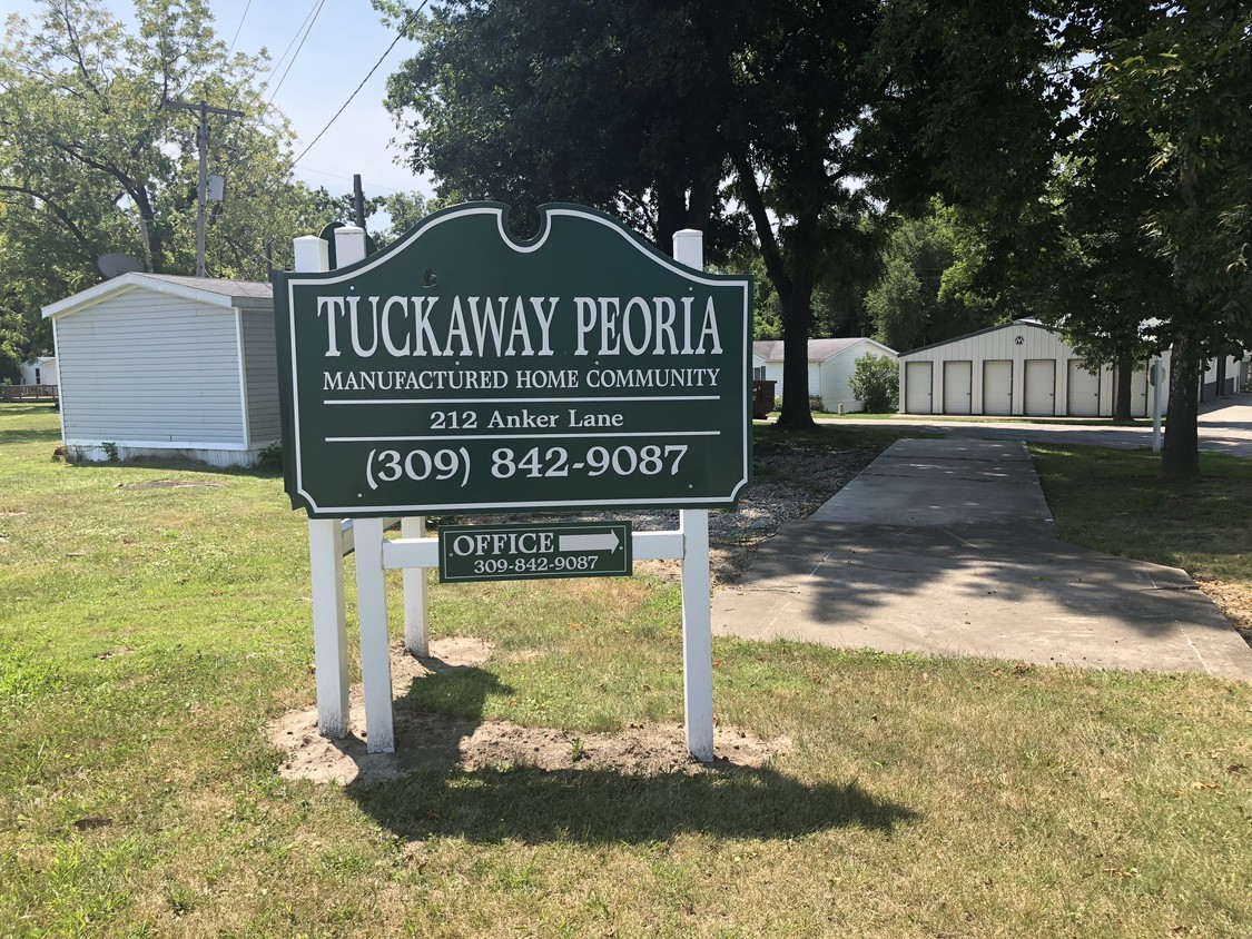 Primary Photo - Tuckaway