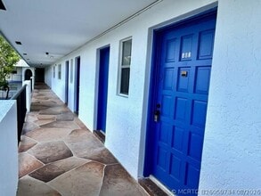 Building Photo - 6061 N Falls Cir Dr