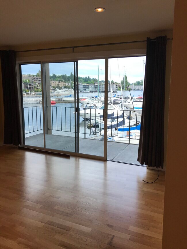 Balcony - 65 Kirkland Ave