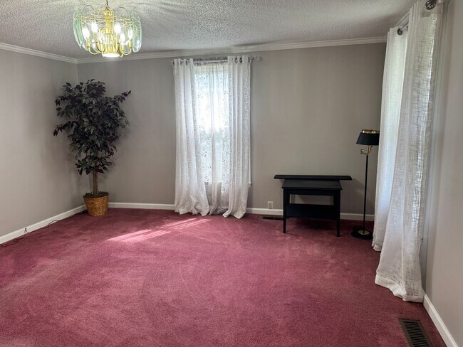 Foto del edificio - Cozy 1 Bedroom, 1 Bathroom House in High Point