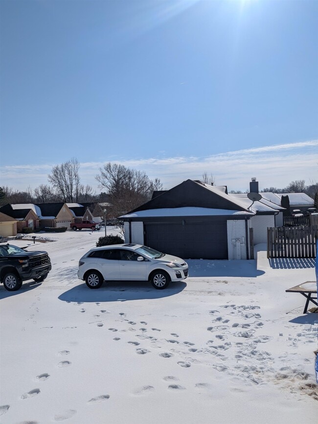 Foto del edificio - 9410 Garden Woods Dr