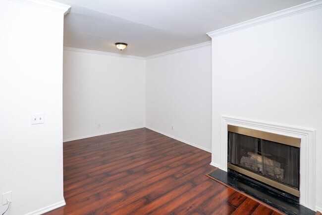 Bright dining room - 3725 S Canfield Ave
