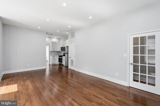 Building Photo - 1618 1st St NE