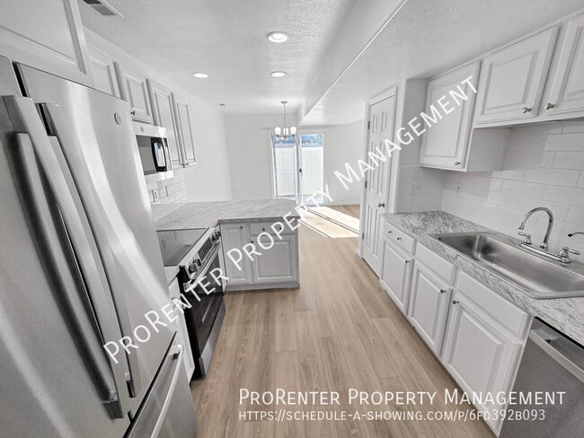 Building Photo - 652 W 800 N