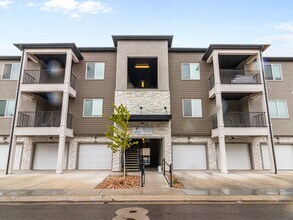 Building Photo - 13537 Commodus Dr