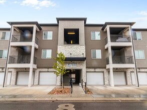 Building Photo - 13537 Commodus Dr