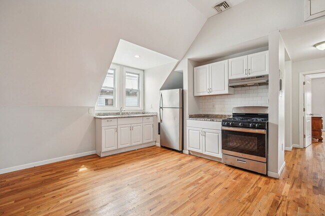 Foto del edificio - 1119 Stratford Ave