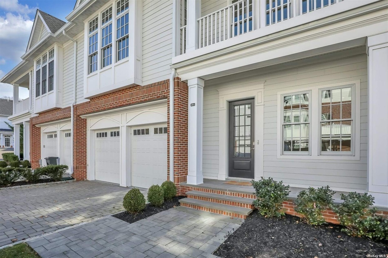 402 Grist Mill Cir, Roslyn, NY 11576 Townhome Rentals in Roslyn NY