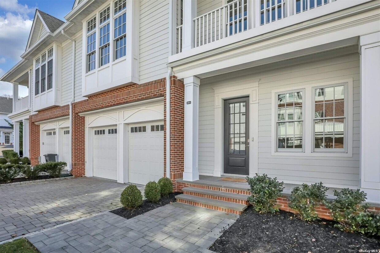 402 Grist Mill Cir, Roslyn, NY 11576 Townhome Rentals in Roslyn NY