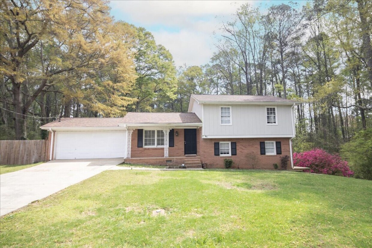 3/2 Home in Cul-De-Sac w/ 2 Car Garage and Large Bonus Room - 3/2 Home in Cul-De-Sac w/ 2 Car Garage and Large Bonus Room