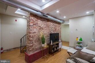 Building Photo - 1122 Passyunk Ave
