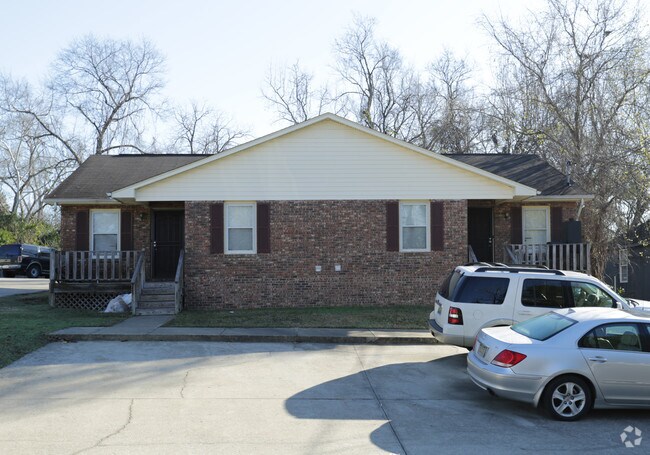 Building Photo - 1500 9th Ave
