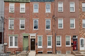 Building Photo - 1210 N Howard St