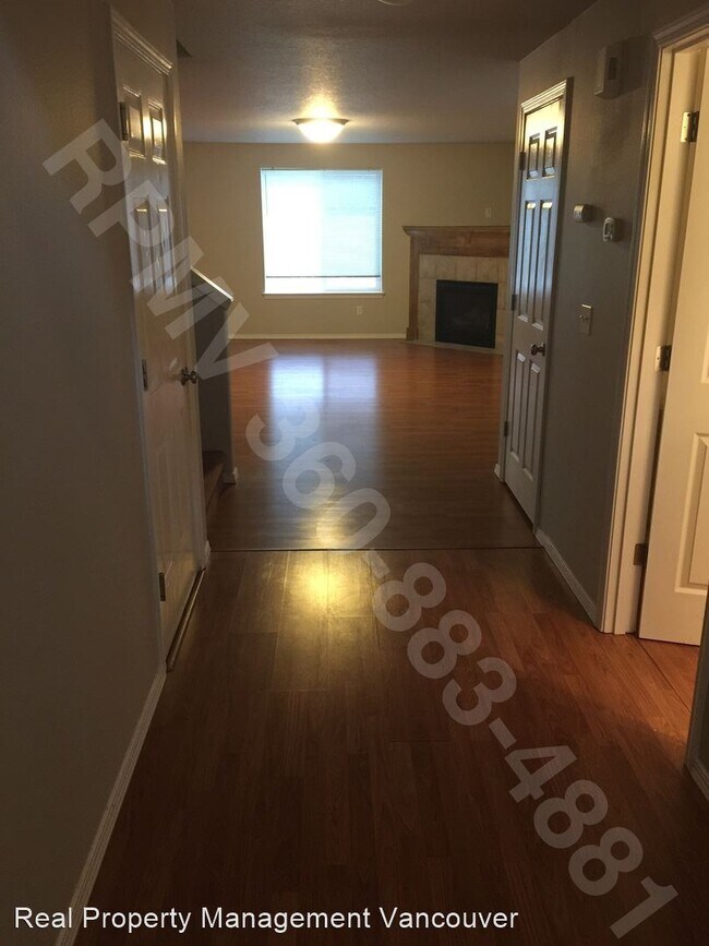 Building Photo - 3 br, 2.5 bath House - 2704 NE 126th AVE