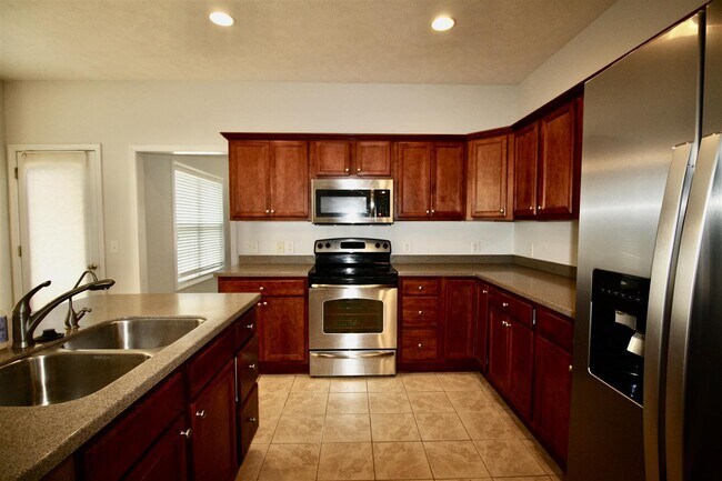 Building Photo - 31 Westlake Pointe Dr