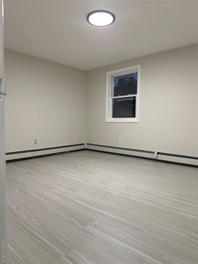 Building Photo - 72 Oakmont Ave