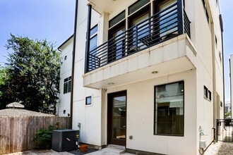 Building Photo - 2106 Colorado St